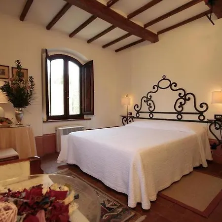 Borgo San Pietro In فيلة